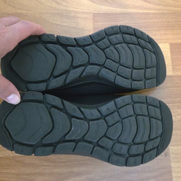 Skechers/Black Comfort Sneakers/Women's/Size 7/Used Only One Time - Picture 3 of 12